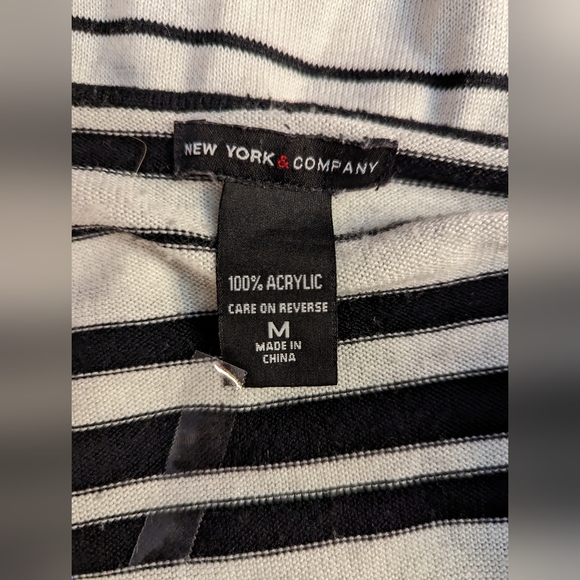 New York & Company shirt - Picture 2 of 3